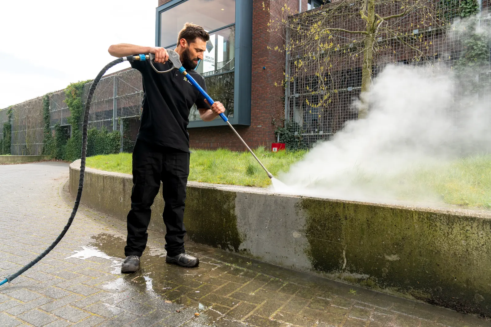 Gevel reinigen ter voorbereiding op impregneren door Keyo